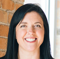 Portret van Sophie Hartwell, hoofd van het klantenserviceteam